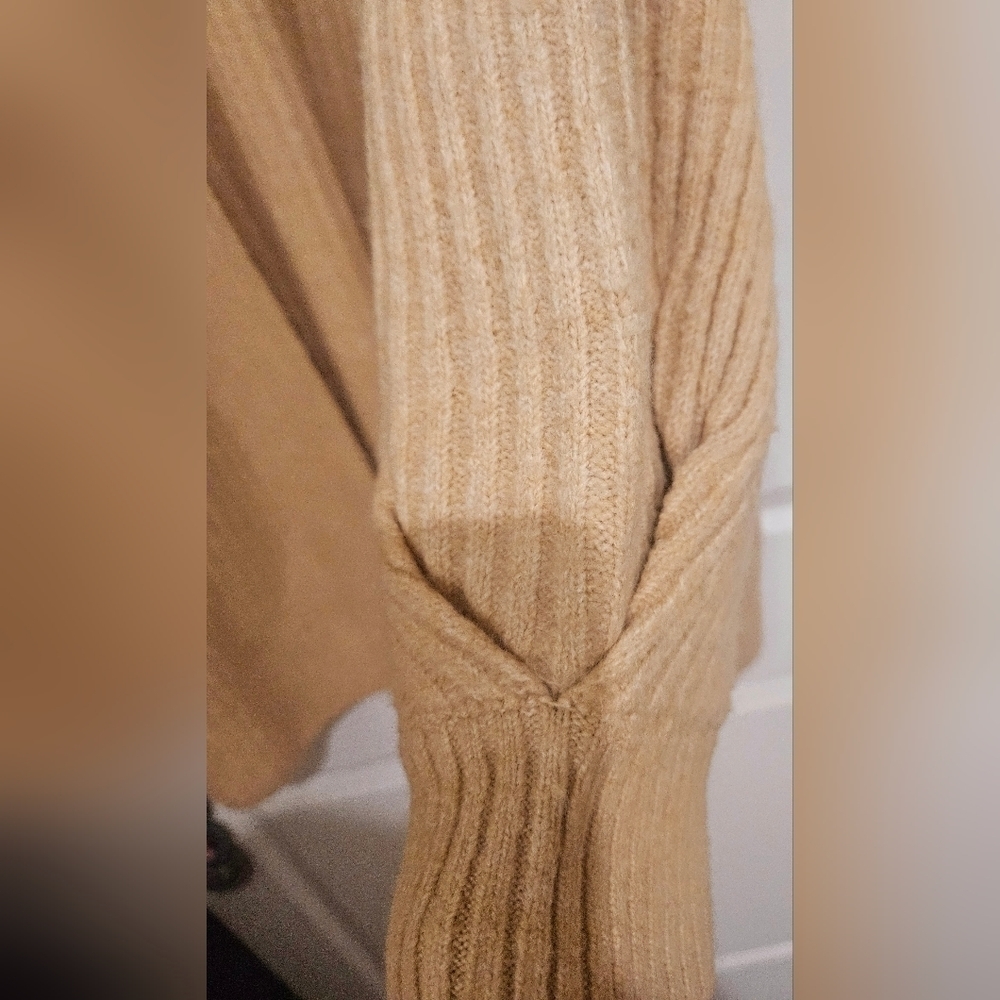 TALL TUCK SLEEVE CARDIGAN NWOT - Picture 4 of 10